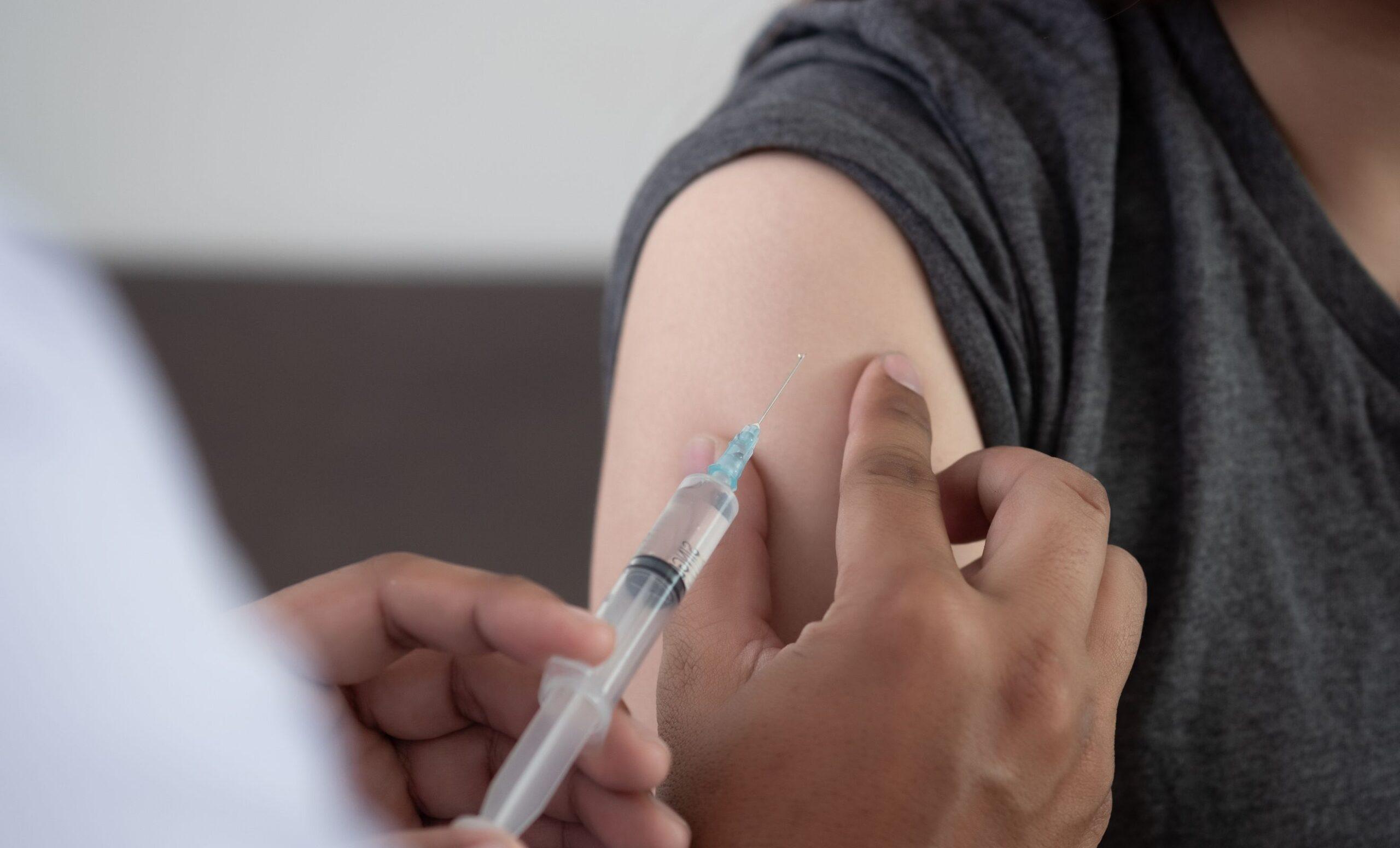 FDA namjerava staviti svoje najoštrije upozorenje o opasnosti na cjepiva protiv Covida